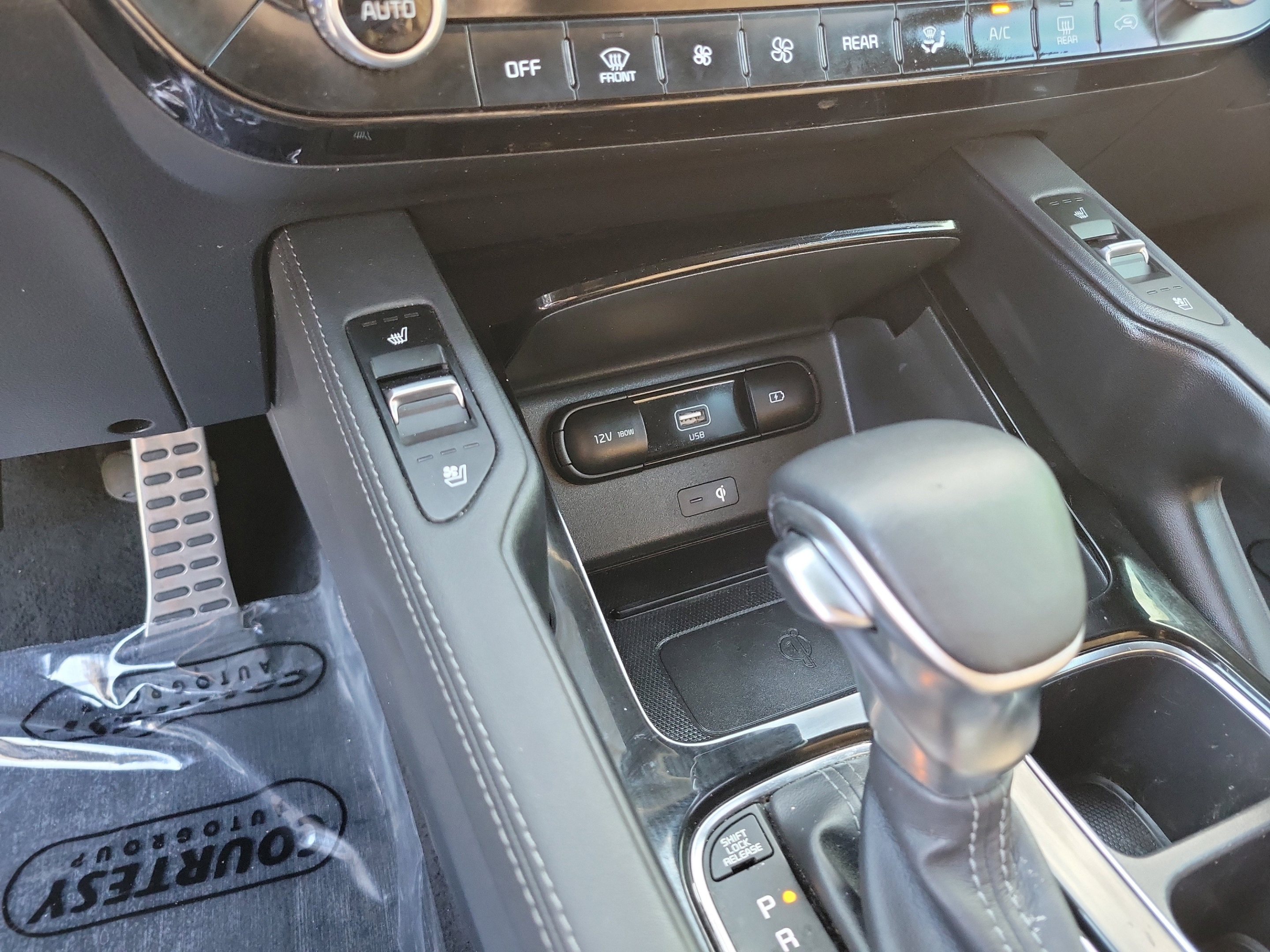 Certified 2021 Kia Telluride SX w/ SX Prestige Package AWD/4WD image 20