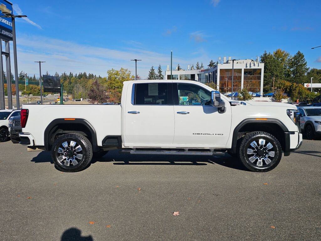 Certified 2025 GMC Sierra 3500 Denali w/ Denali Reserve Package AWD/4WD image 4
