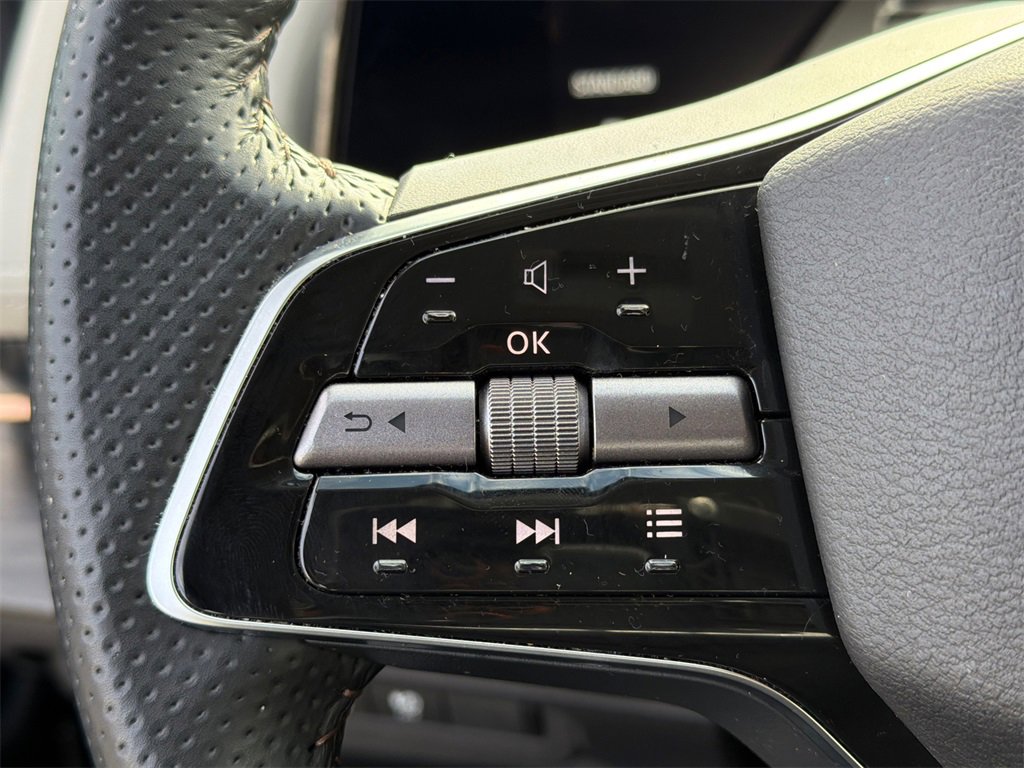 Used 2023 Nissan Ariya FWD image 24