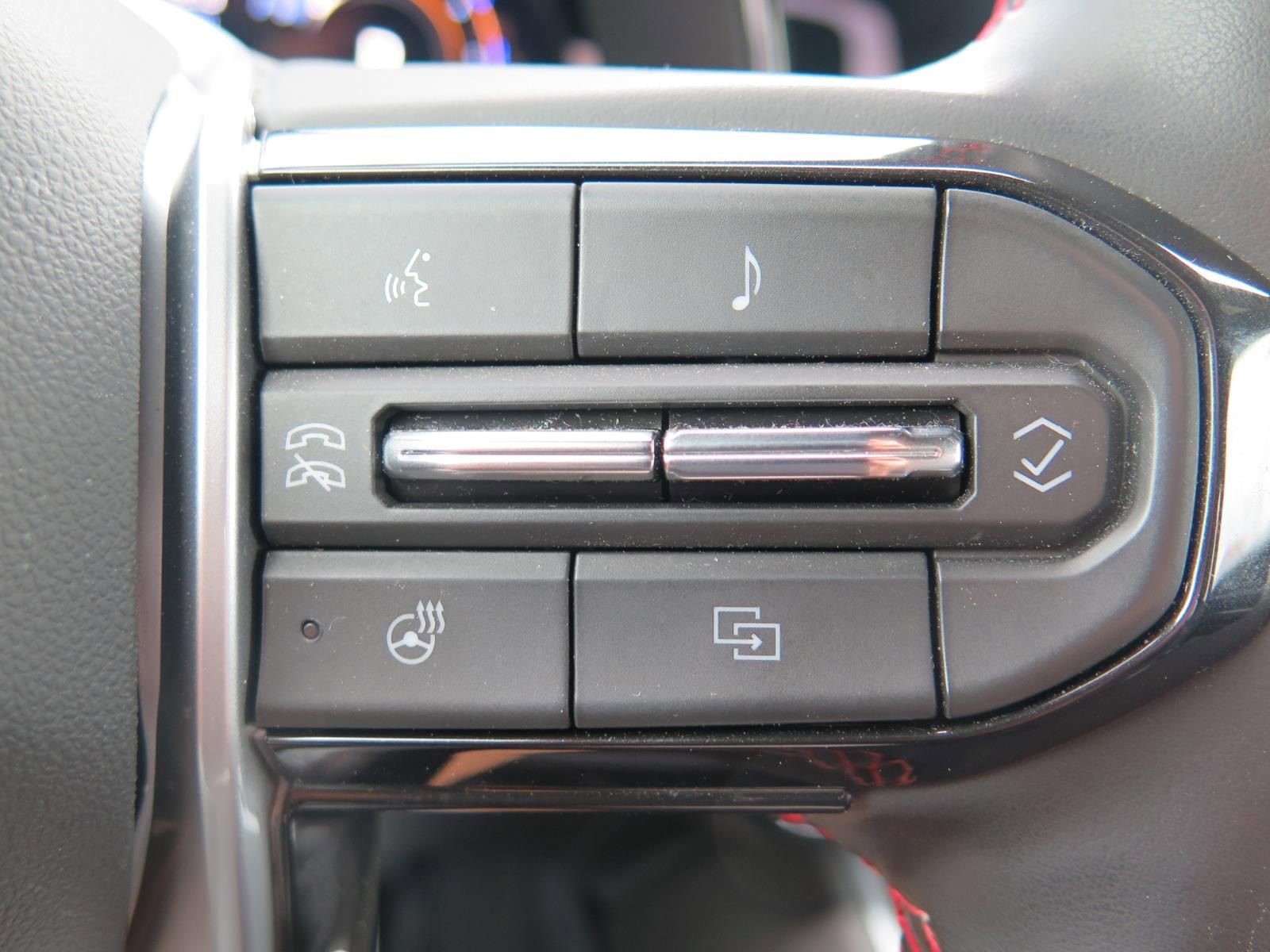 Used 2024 Chevrolet Colorado Z71 w/ Z71 Convenience Package 2 image 18