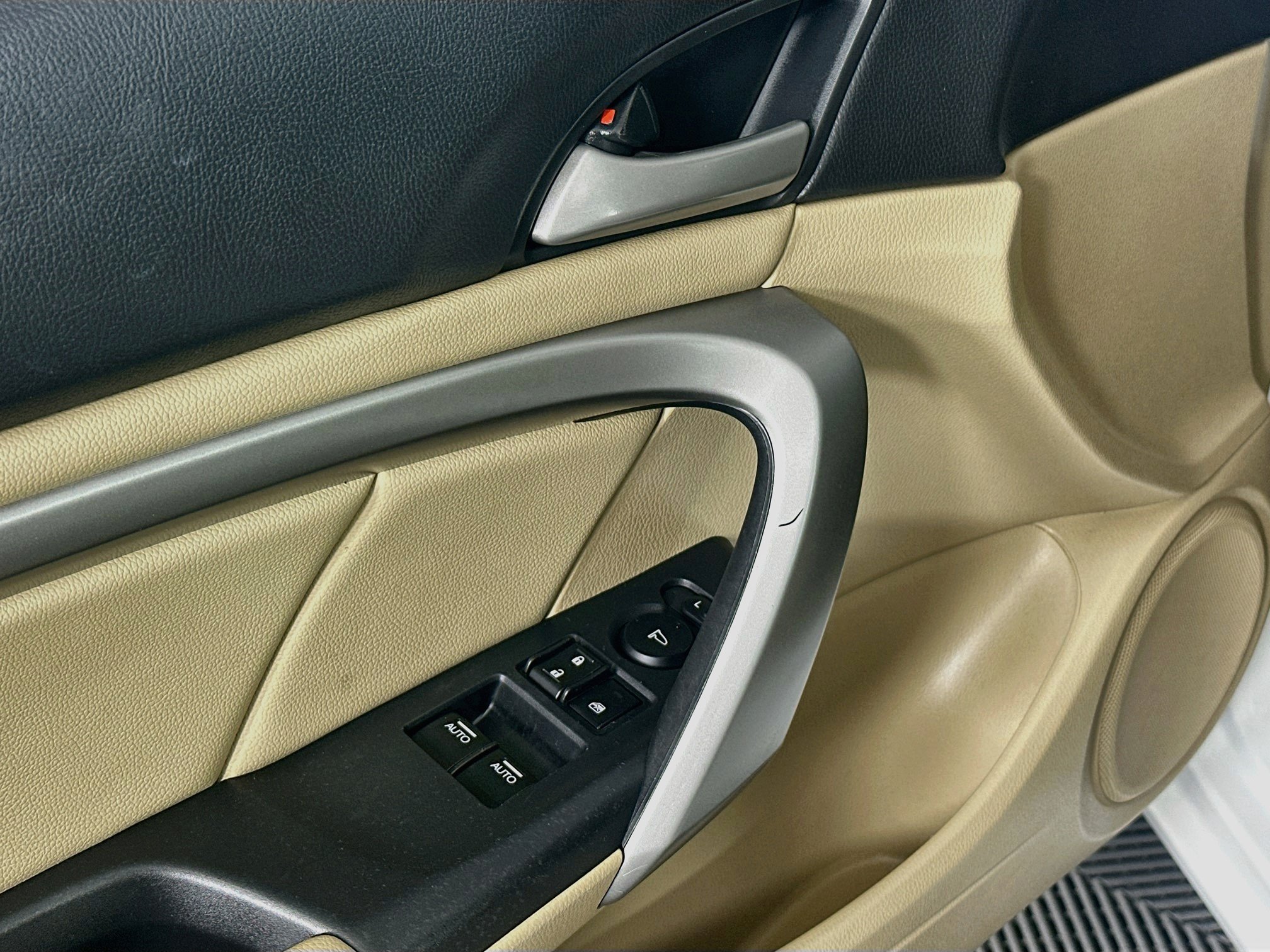 Used 2011 Honda Accord EX-L image 15