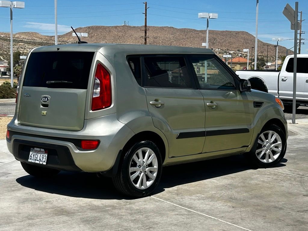 Used 2013 Kia Soul + w/ Audio Pkg FWD image 7