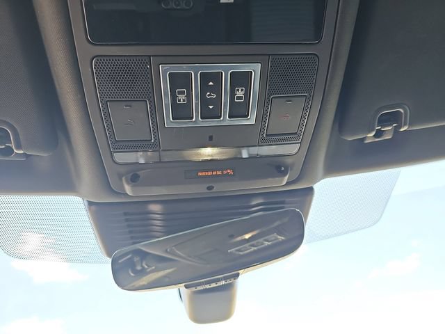 Used 2021 Land Rover Discovery HSE R-Dynamic AWD/4WD image 34
