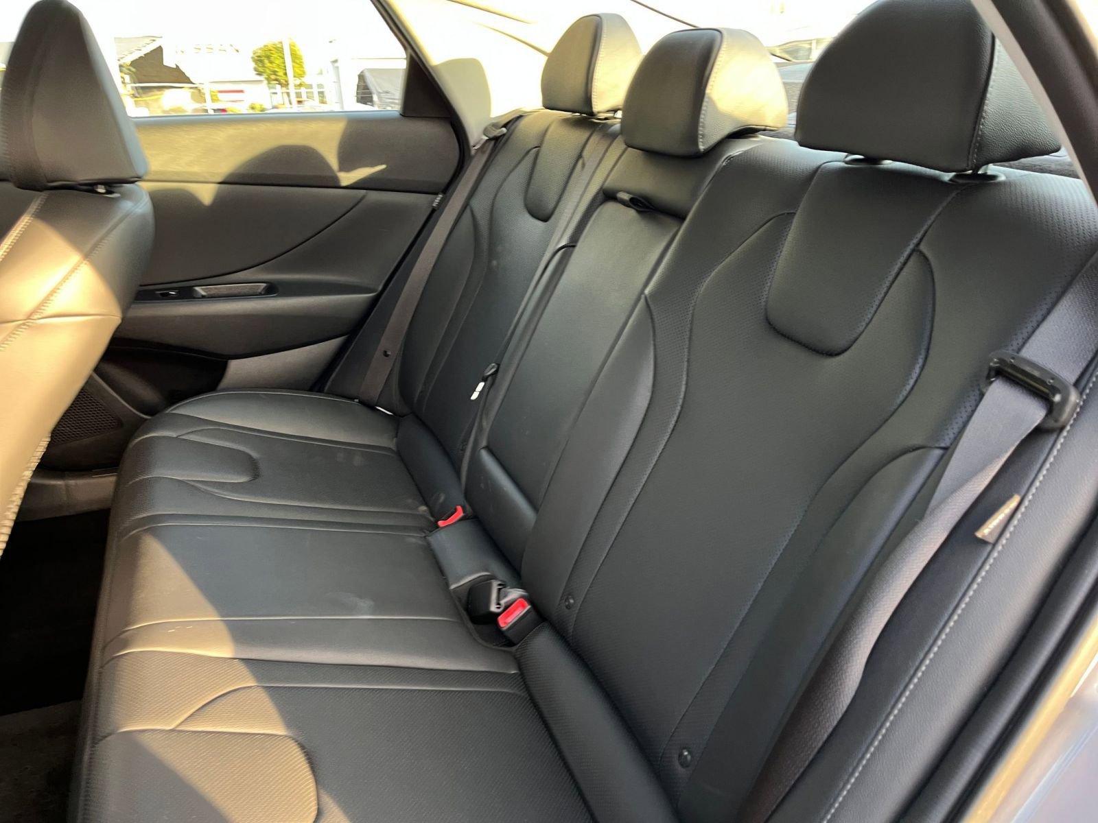 Used 2025 Hyundai Elantra Limited image 37