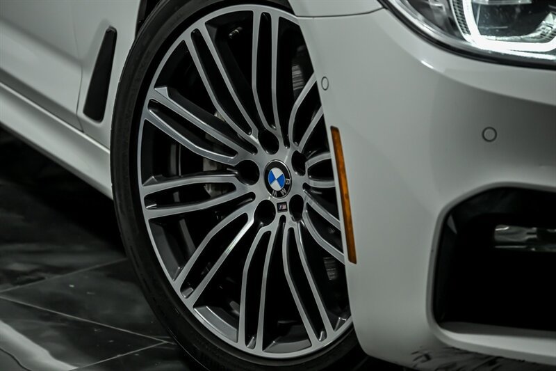 Used 2017 BMW 540i xDrive AWD/4WD image 3