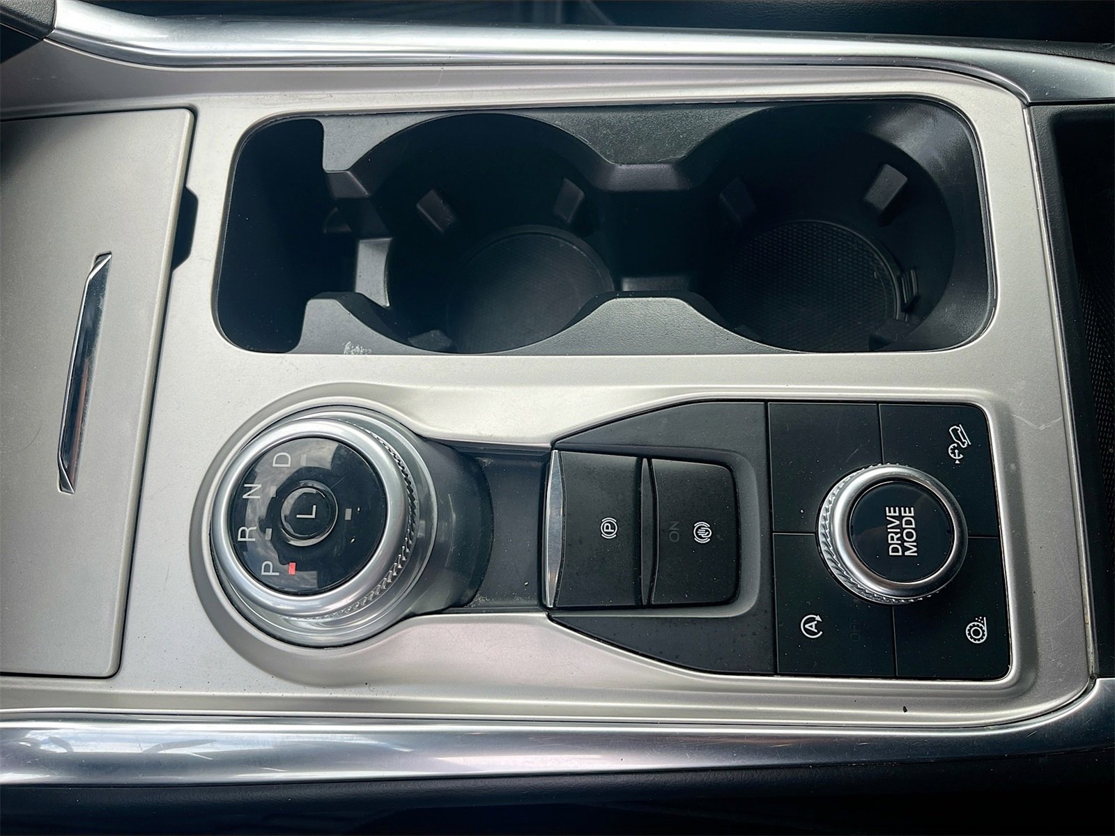 Used 2021 Ford Explorer XLT w/ Equipment Group 202A image 17