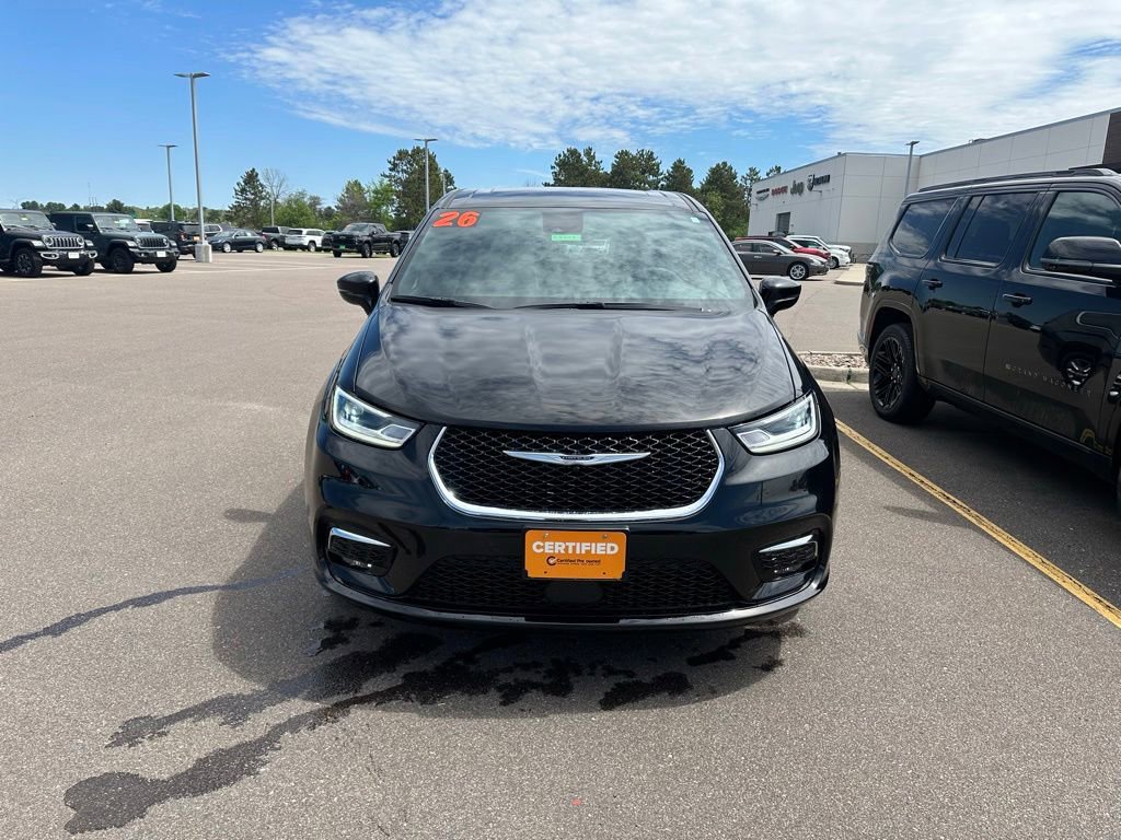 Certified 2026 Chrysler Pacifica Limited AWD/4WD image 9