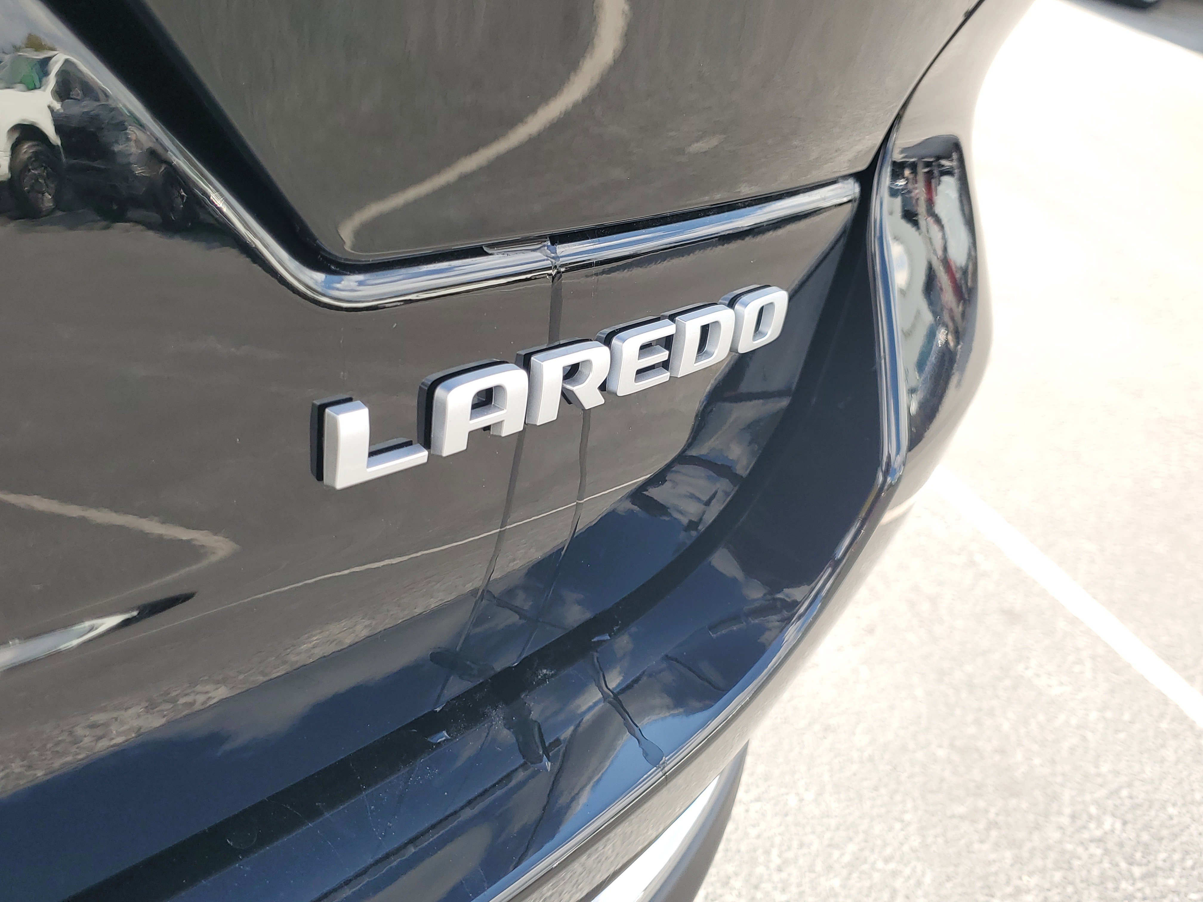 Used 2025 Jeep Grand Cherokee Laredo image 9