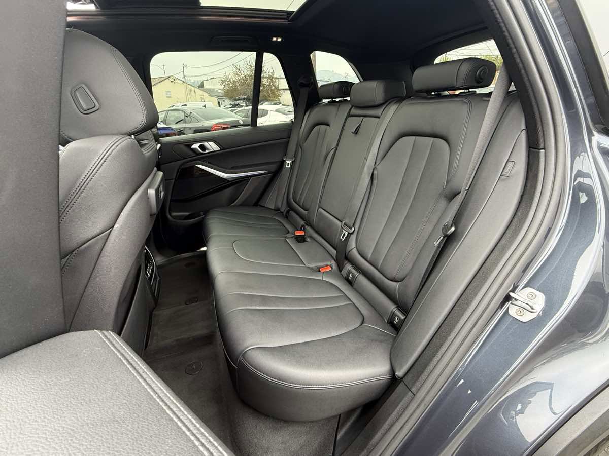 Used 2019 BMW X5 xDrive40i w/ Premium Package 2 image 5