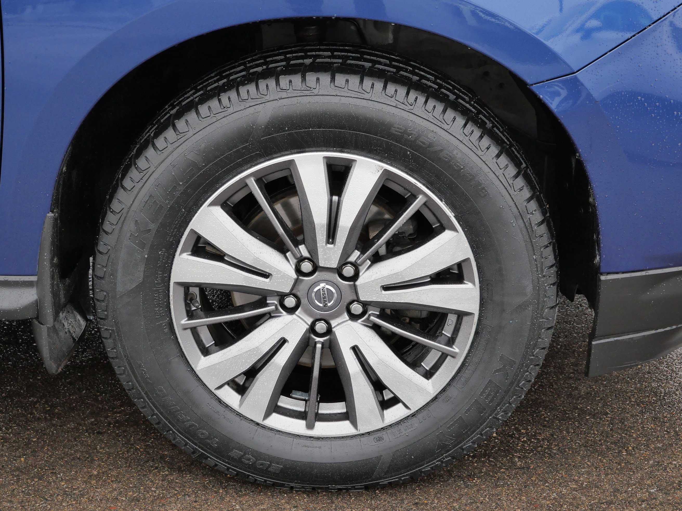 Used 2019 Nissan Pathfinder SV image 15