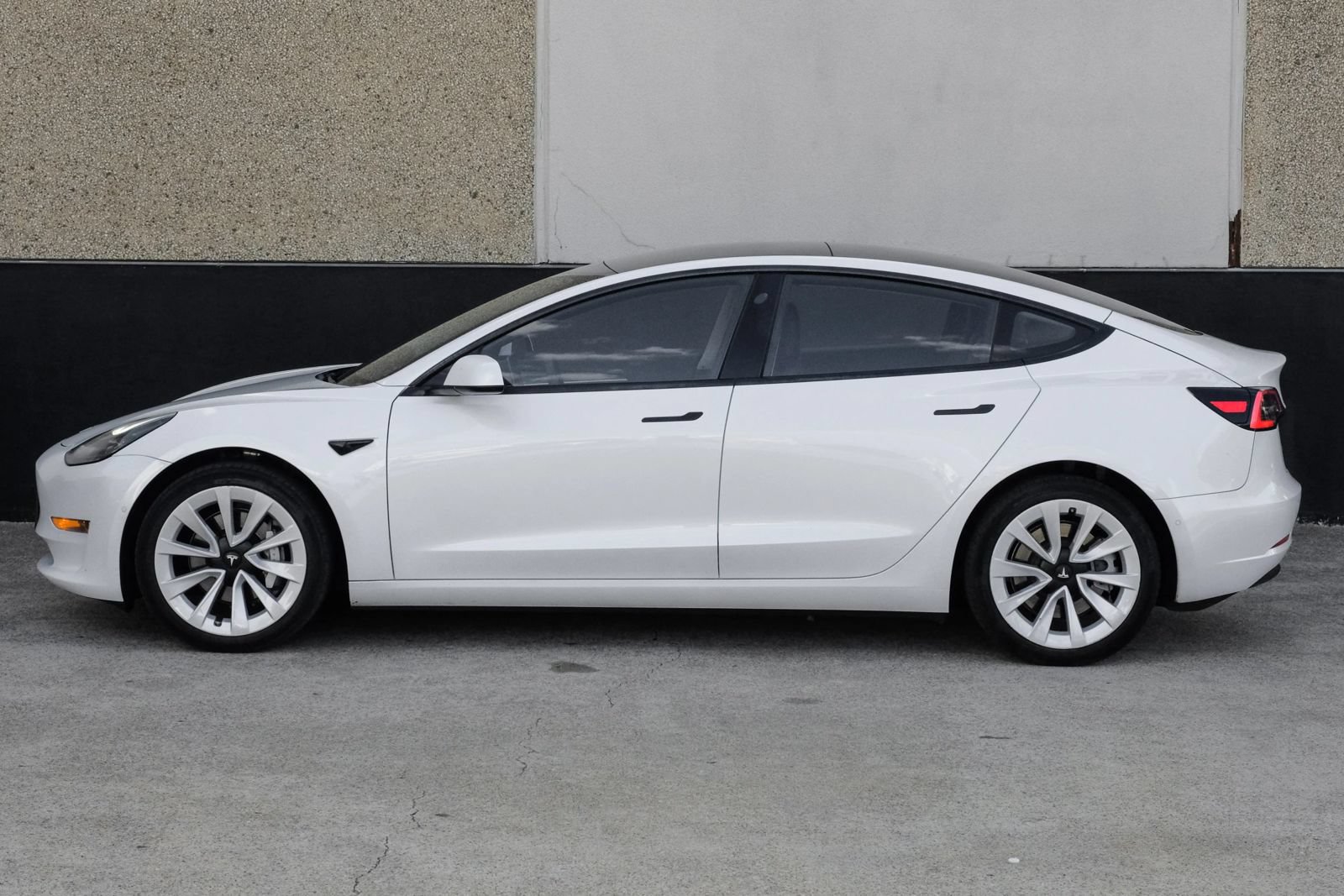 Used 2022 Tesla Model 3 Long Range AWD/4WD image 15