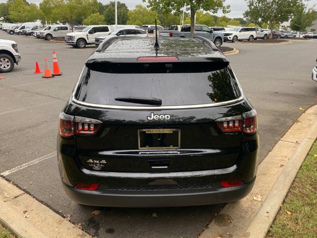 Used 2023 Jeep Compass Latitude w/ Sun and Sound Group AWD/4WD image 30