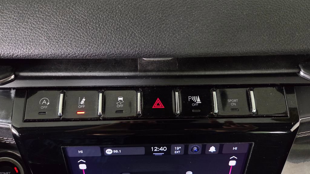 Used 2023 Jeep Grand Cherokee Laredo image 26