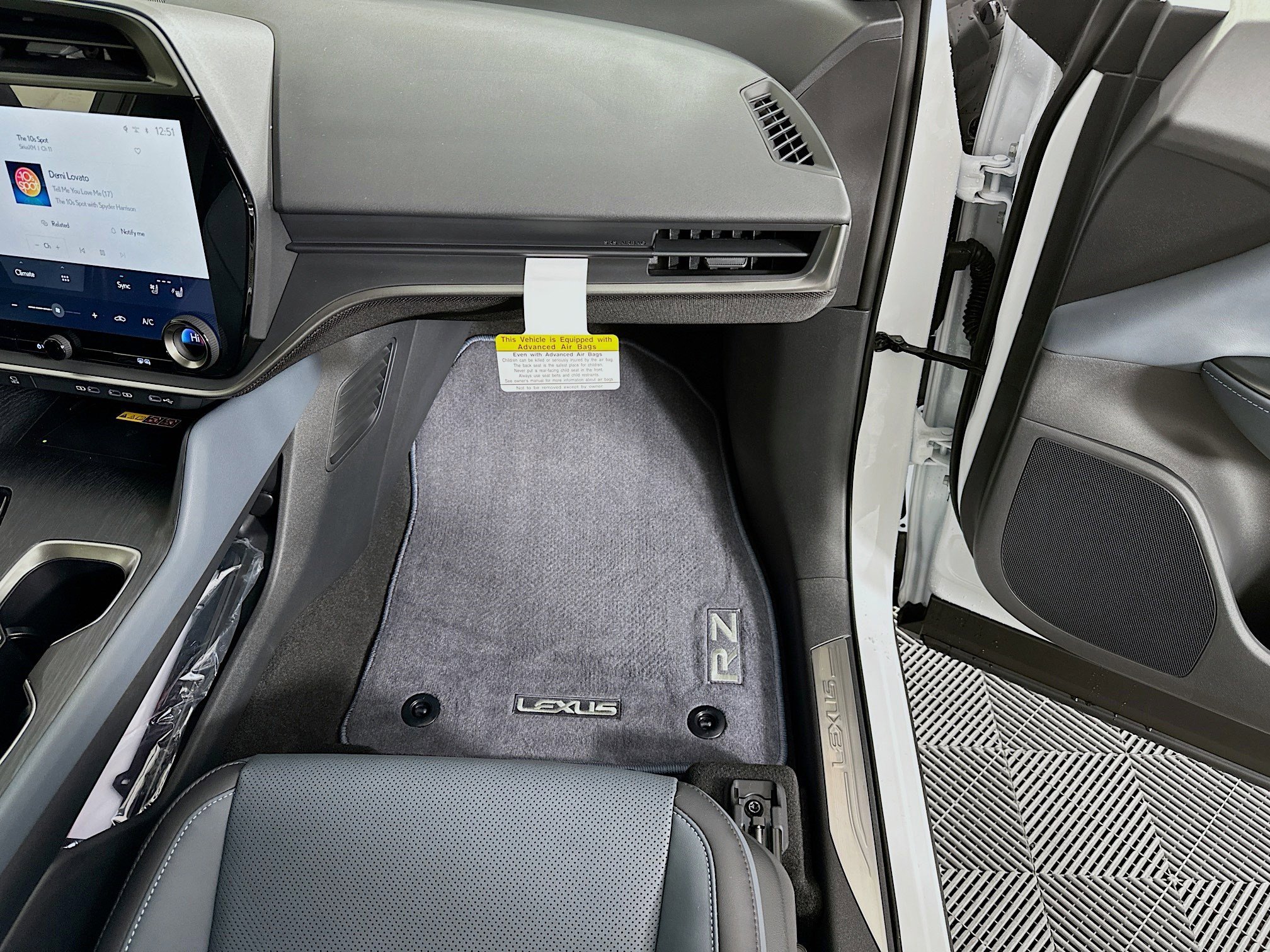 New 2026 Lexus RZ 450e AWD image 33