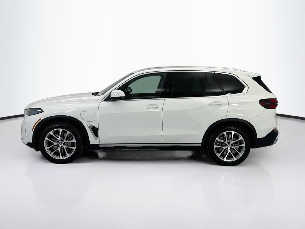 Certified 2026 BMW X5 xDrive50e w/ Climate Comfort Package AWD/4WD image 8