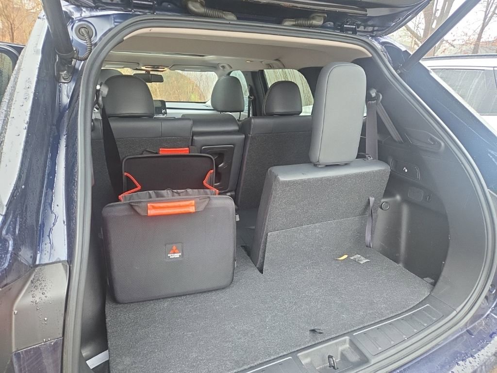 Used 2023 Mitsubishi Outlander SE image 13