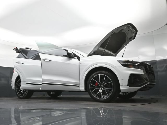 Used 2023 Audi Q8 Prestige AWD/4WD image 32