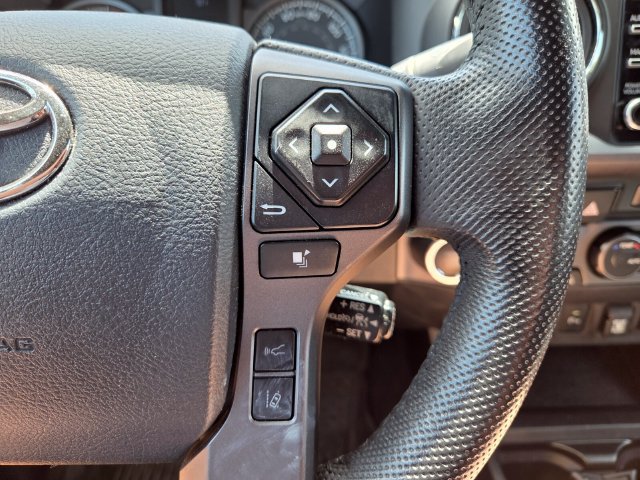 Used 2020 Toyota Tacoma TRD Sport w/ TRD Premium Sport Package AWD/4WD image 33