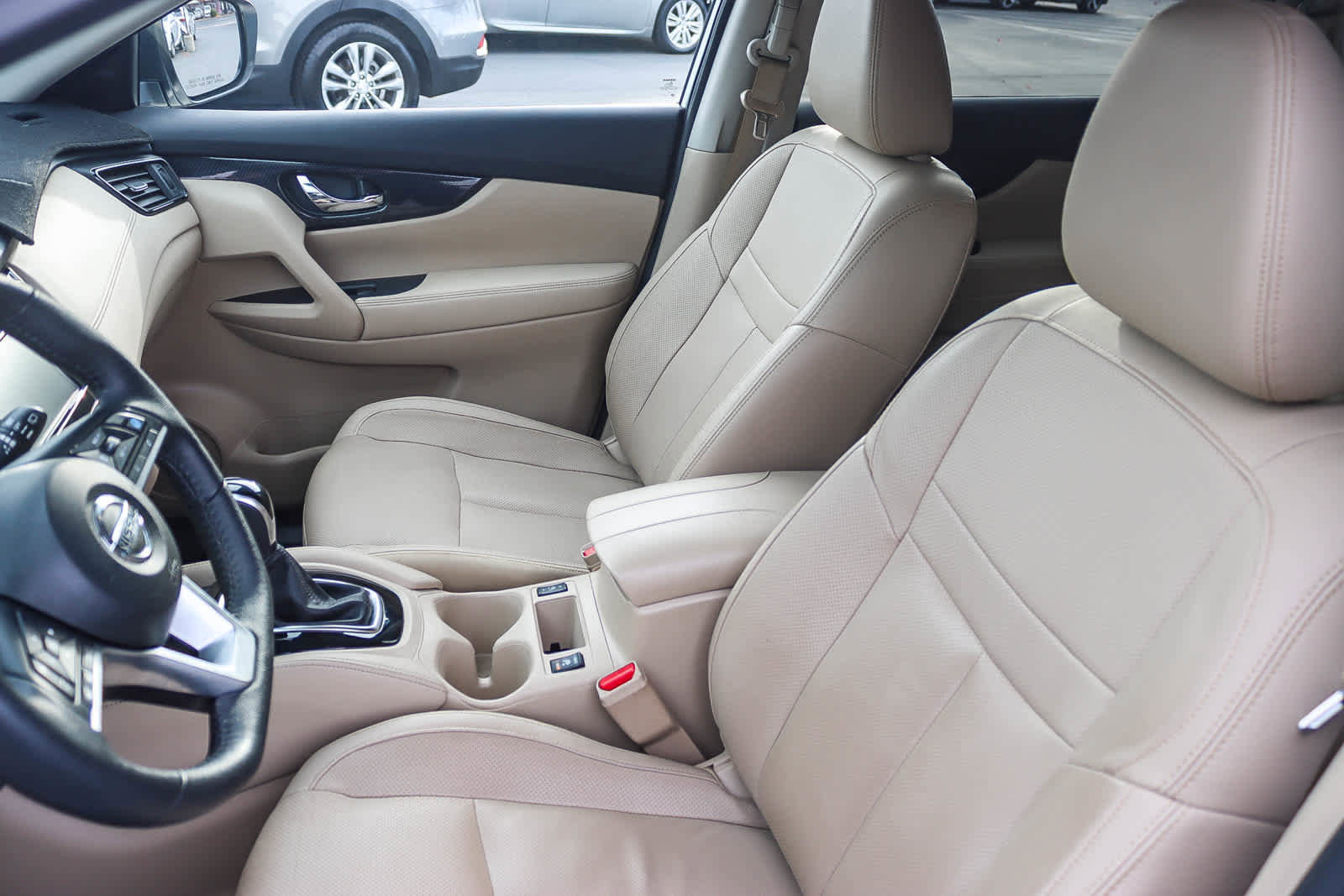 Used 2020 Nissan Rogue SL image 16