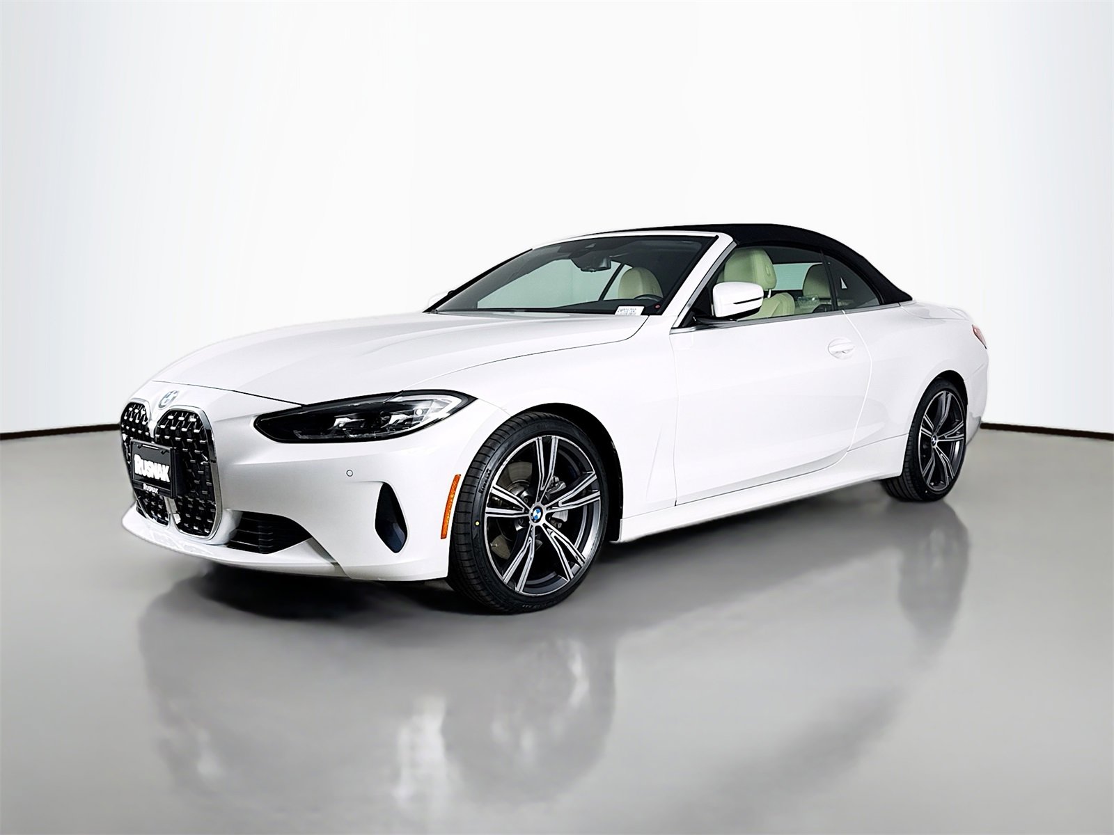 Certified 2023 BMW 430i Convertible w/ Premium Package image 3