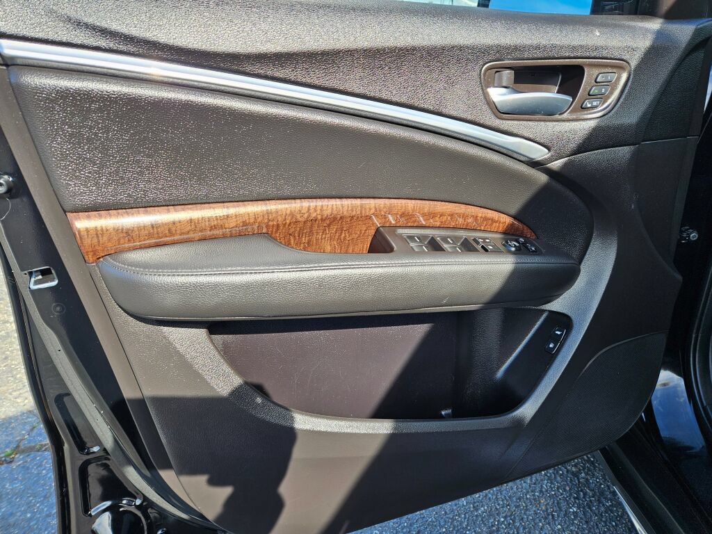 Used 2017 Acura MDX w/ Technology Package AWD/4WD image 17