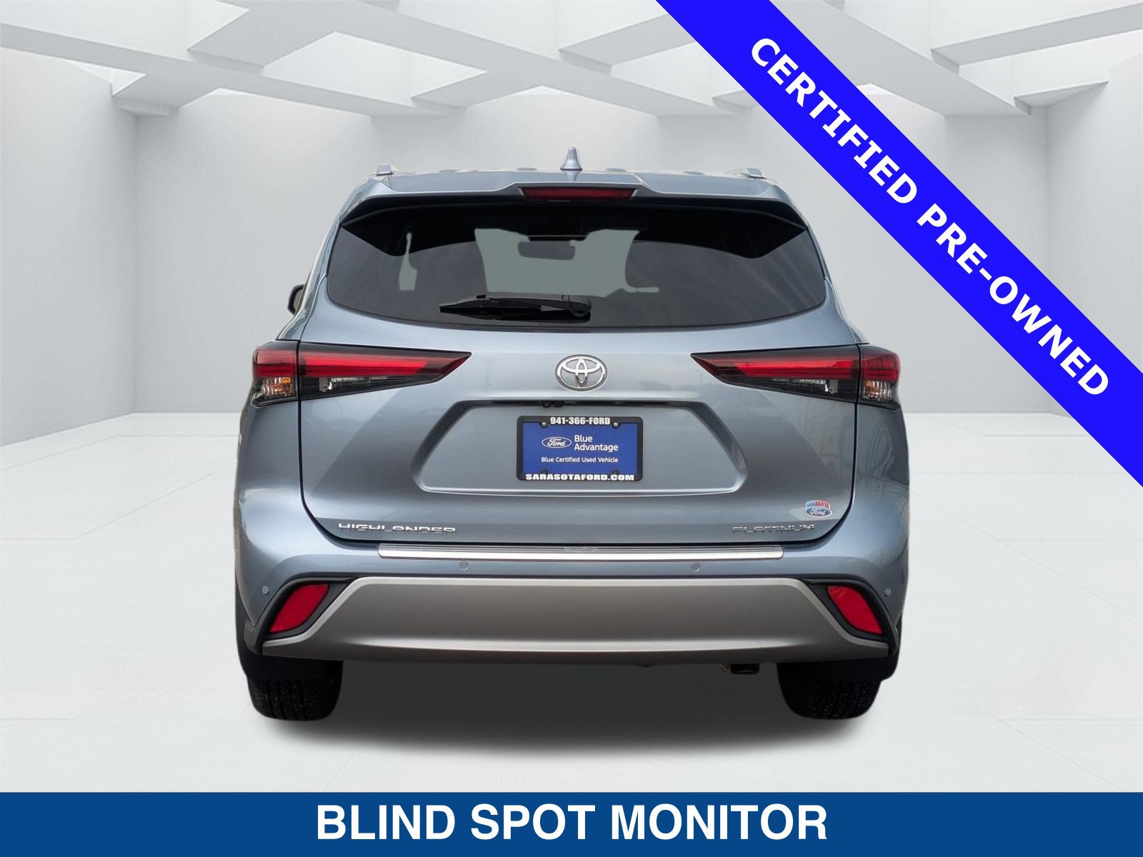 Used 2024 Toyota Highlander Platinum FWD image 6