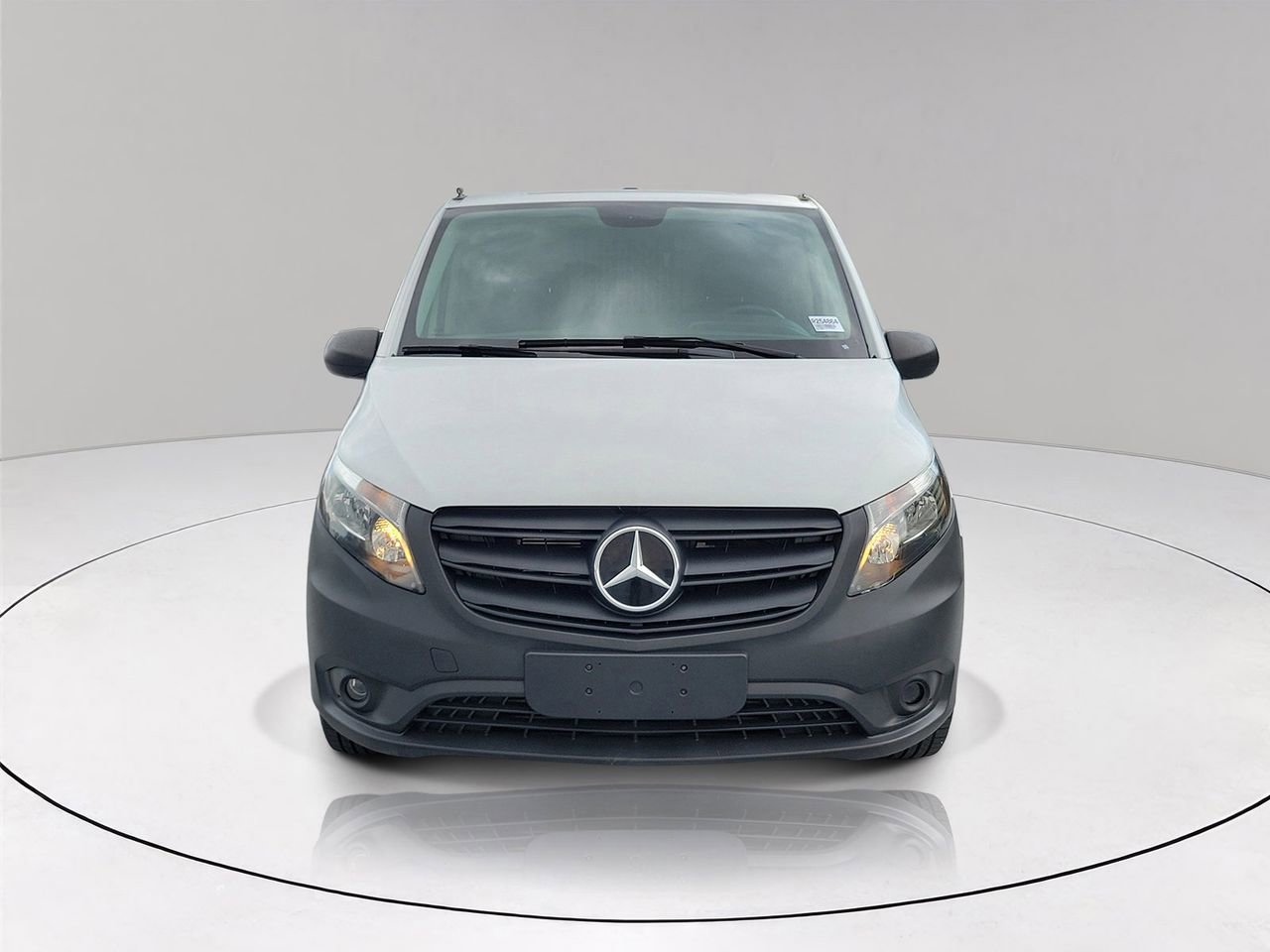 Used 2023 Mercedes-Benz Metris image 2