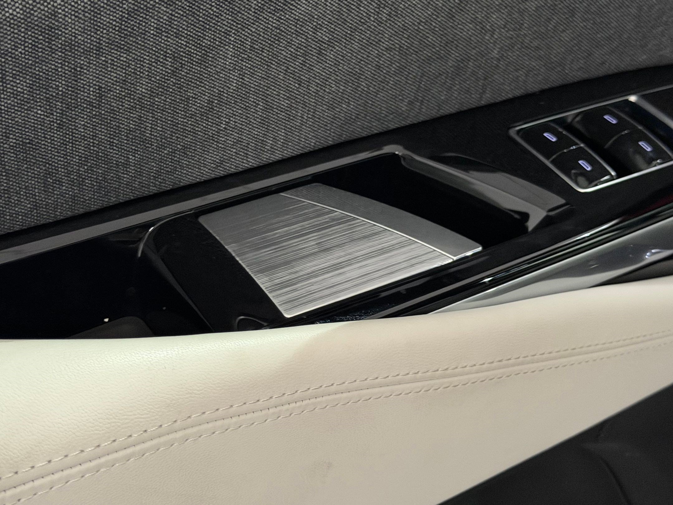 New 2025 Cadillac Escalade Premium Luxury Platinum AWD/4WD image 20