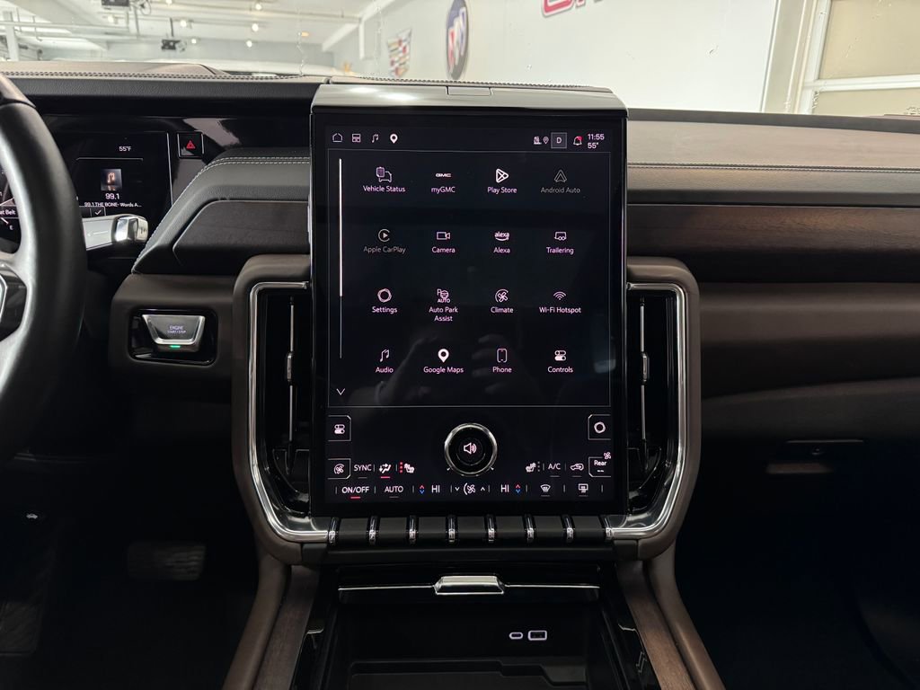 Certified 2025 GMC Yukon Denali Ultimate w/ LPO, Floor Liner Package AWD/4WD image 23