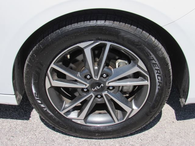 Used 2024 Kia Forte LXS image 8