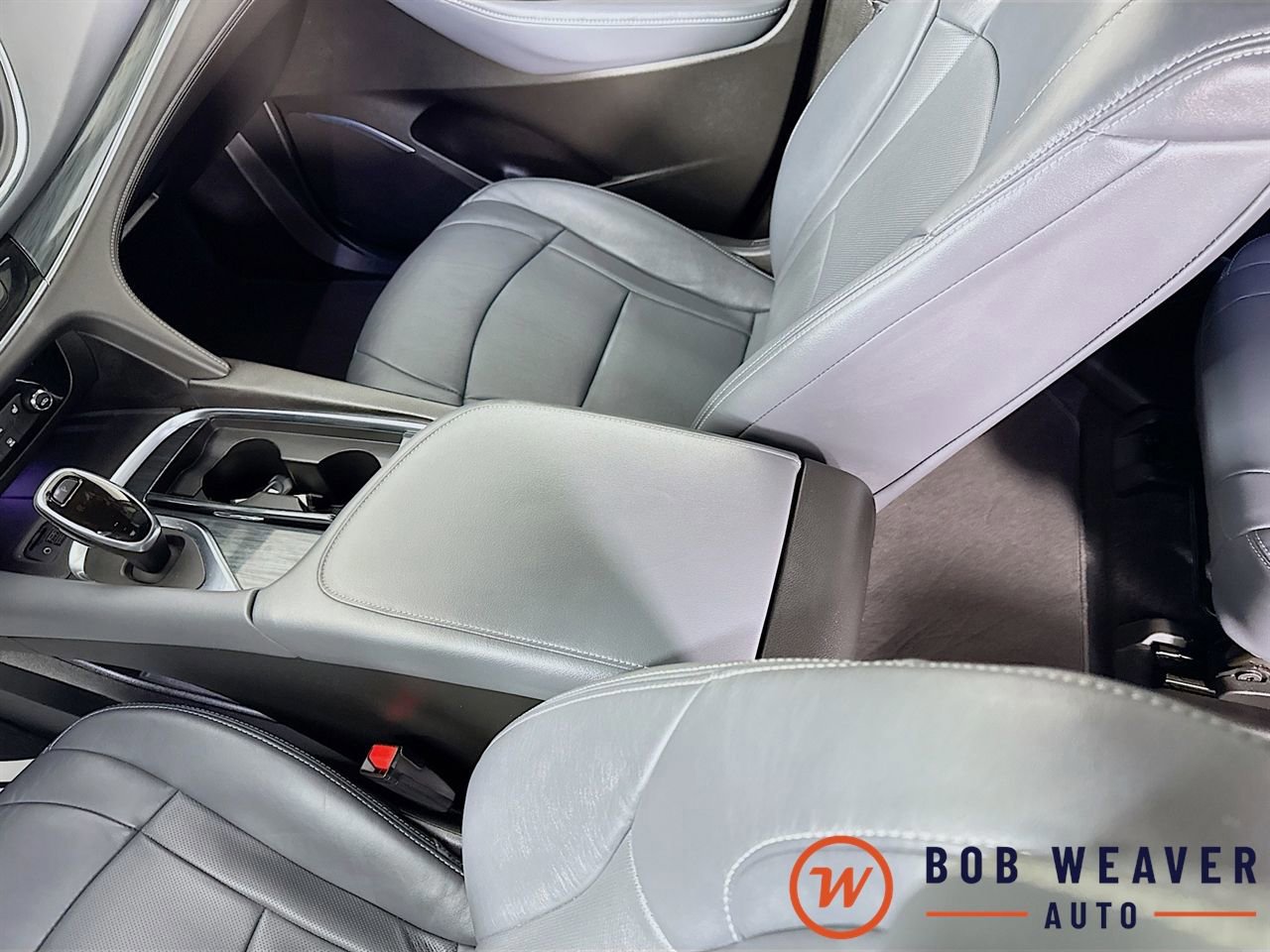 Used 2021 Buick Enclave Essence image 24