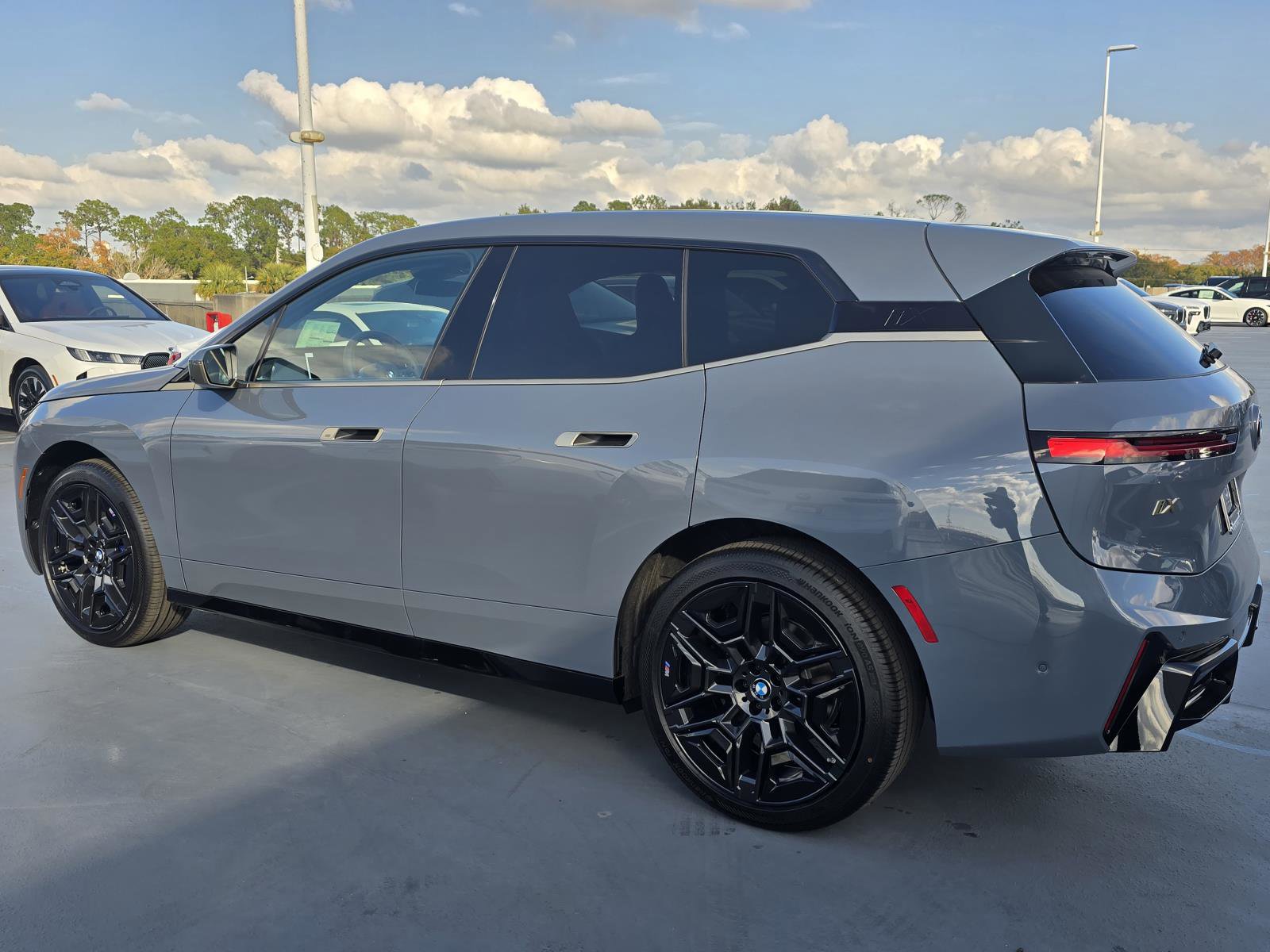 New 2026 BMW iX xDrive60 w/ M Sport Package image 5