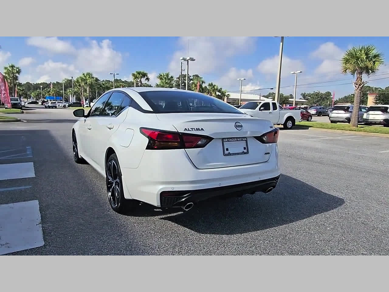 Used 2024 Nissan Altima 2.5 SR AWD/4WD image 30