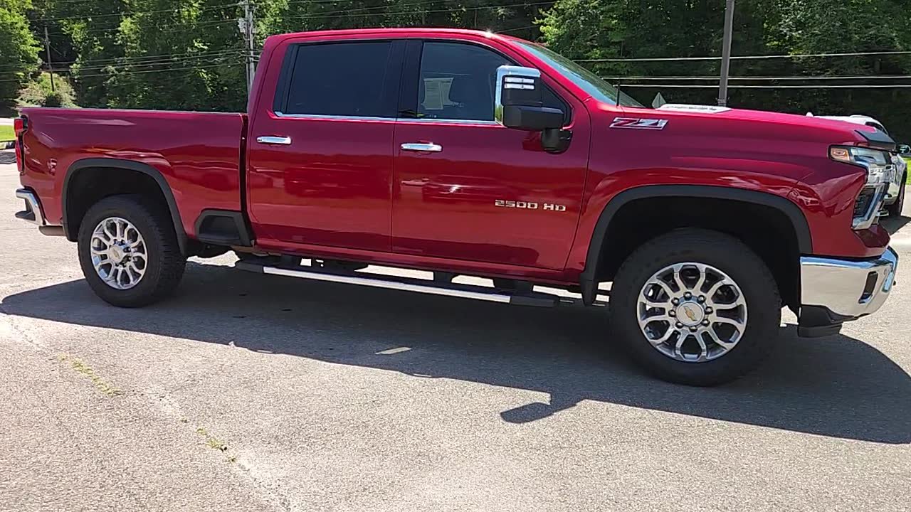 Used 2024 Chevrolet Silverado 2500 LTZ w/ LTZ Premium Package AWD/4WD image 7