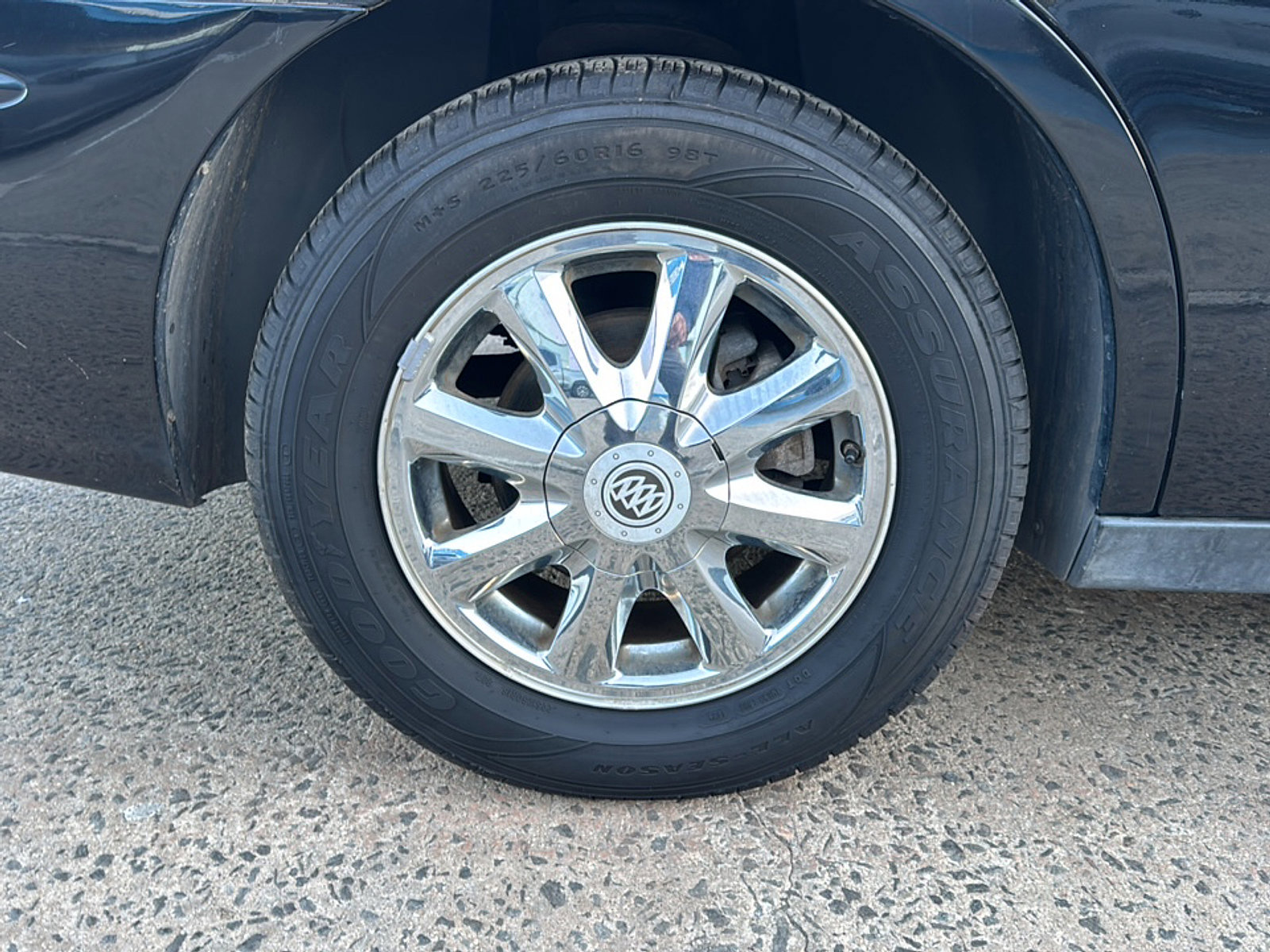 Used 2007 Buick LaCrosse CX w/ Chrome Enhancement Package image 32