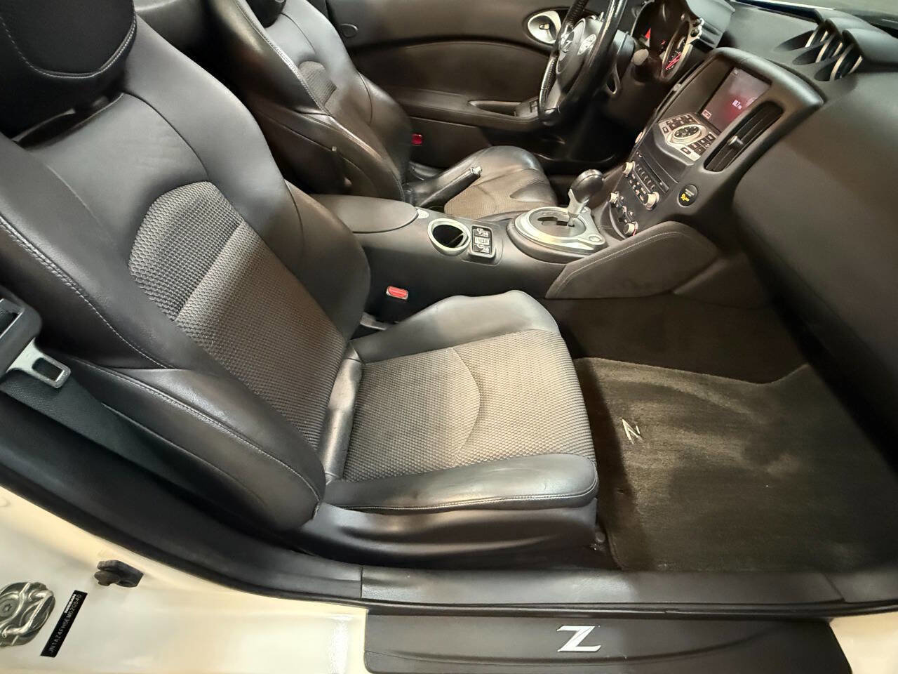 Used 2014 Nissan 370Z Touring w/ Sport Package image 25