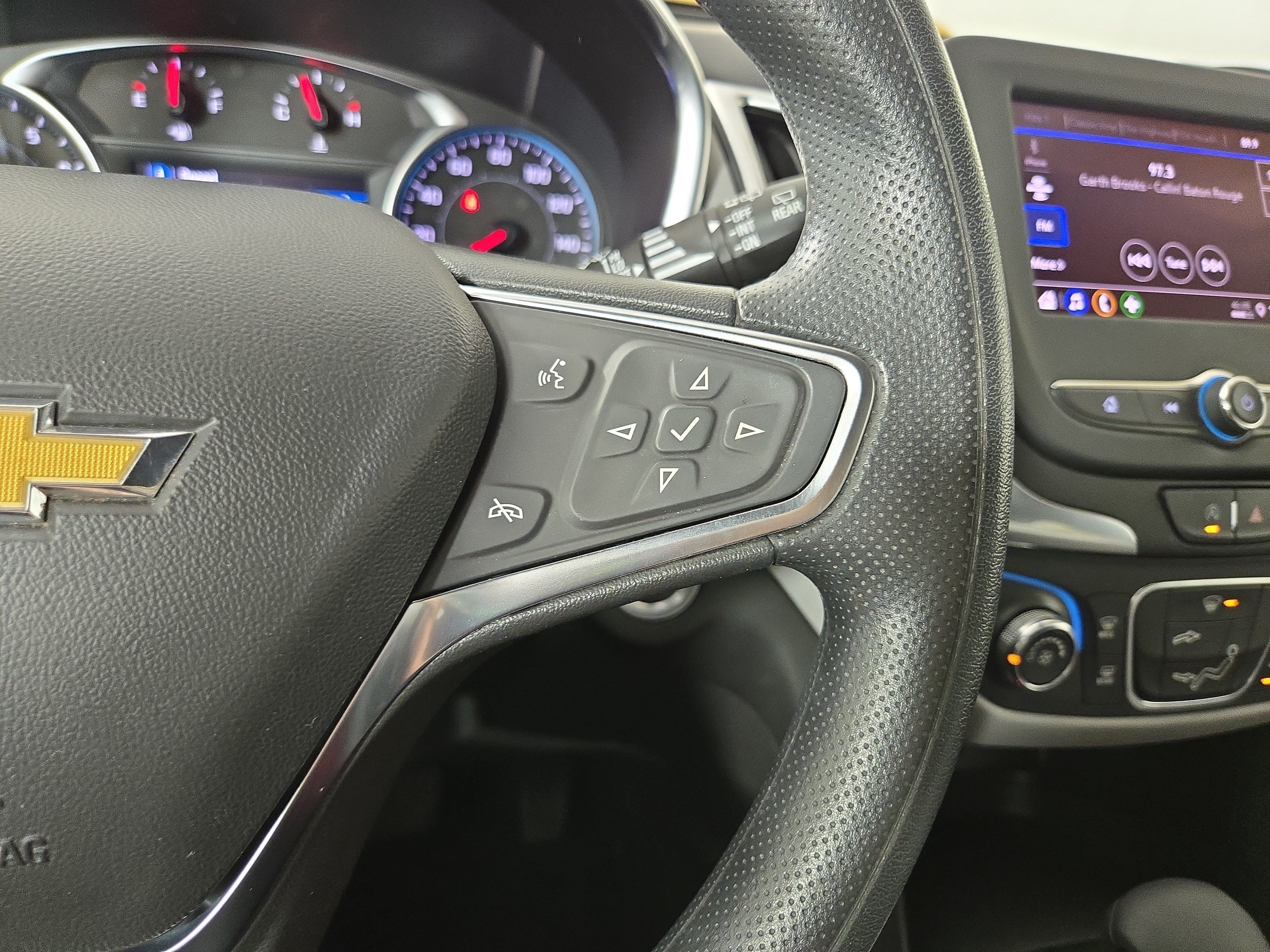 Certified 2024 Chevrolet Equinox LS w/ LS Convenience Package FWD image 16