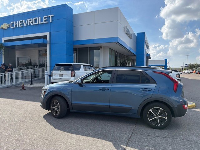 Used 2023 Kia Niro EX image 6