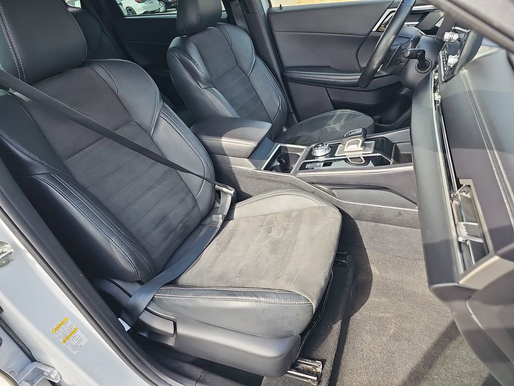 Used 2023 Mitsubishi Outlander SE image 11