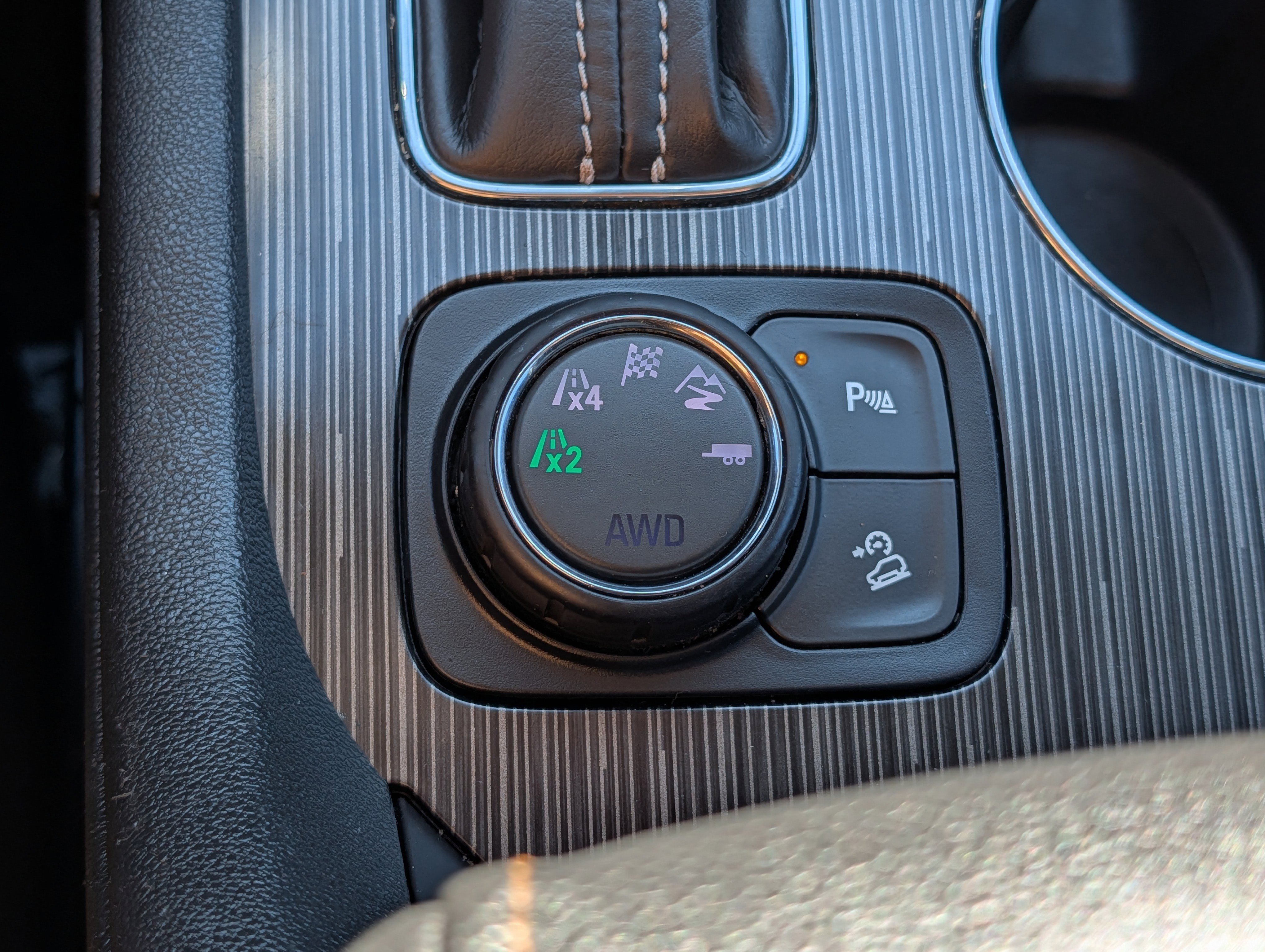 Used 2018 GMC Acadia SLT image 32