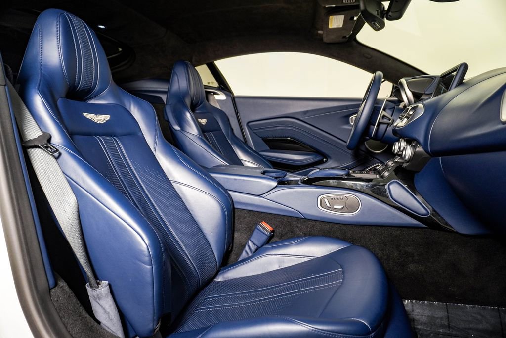 Used 2019 Aston Martin V8 Vantage Coupe image 18