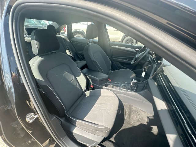 Used 2025 Volkswagen Jetta Sport FWD image 37