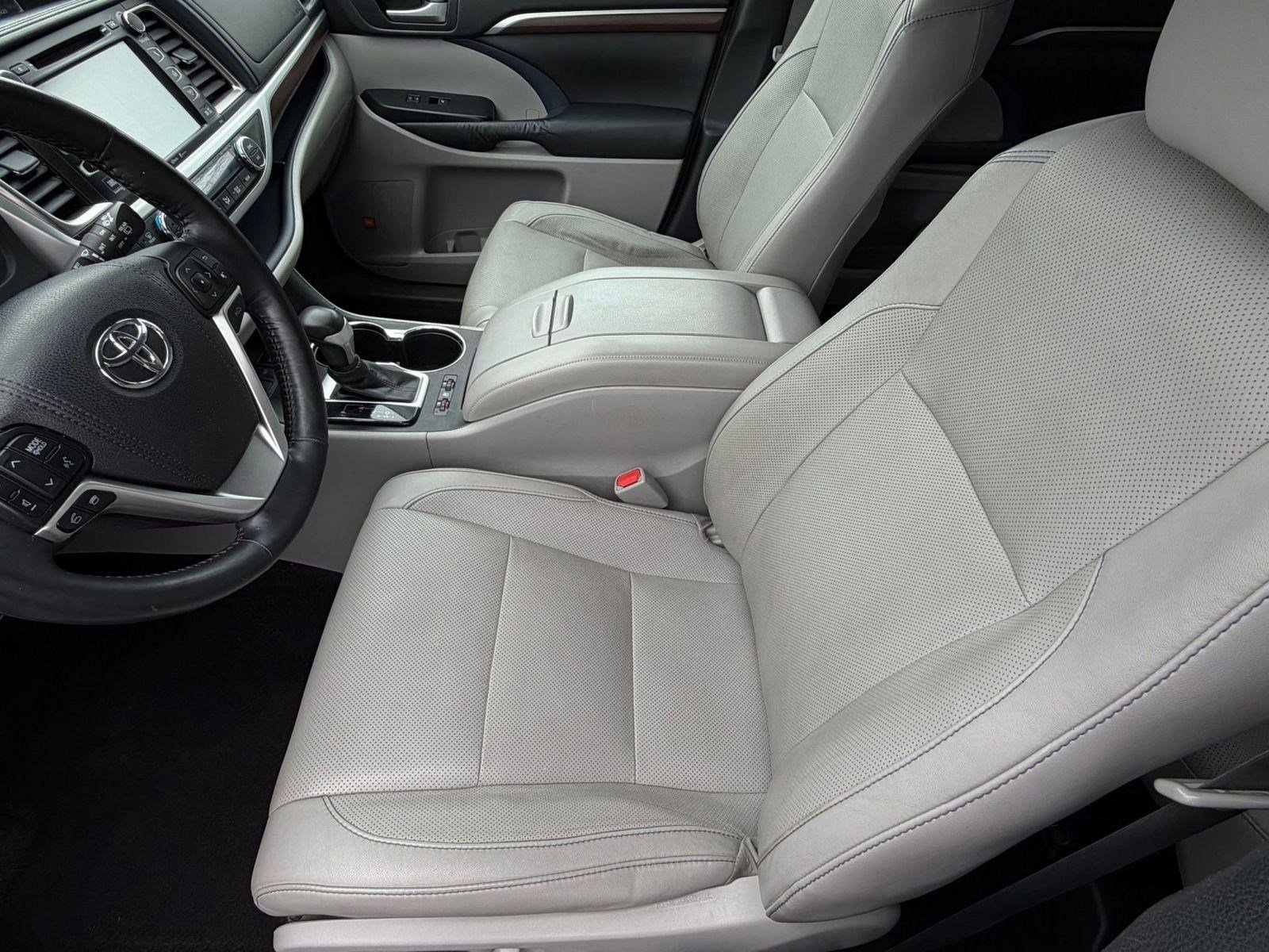Used 2015 Toyota Highlander Limited Platinum image 5