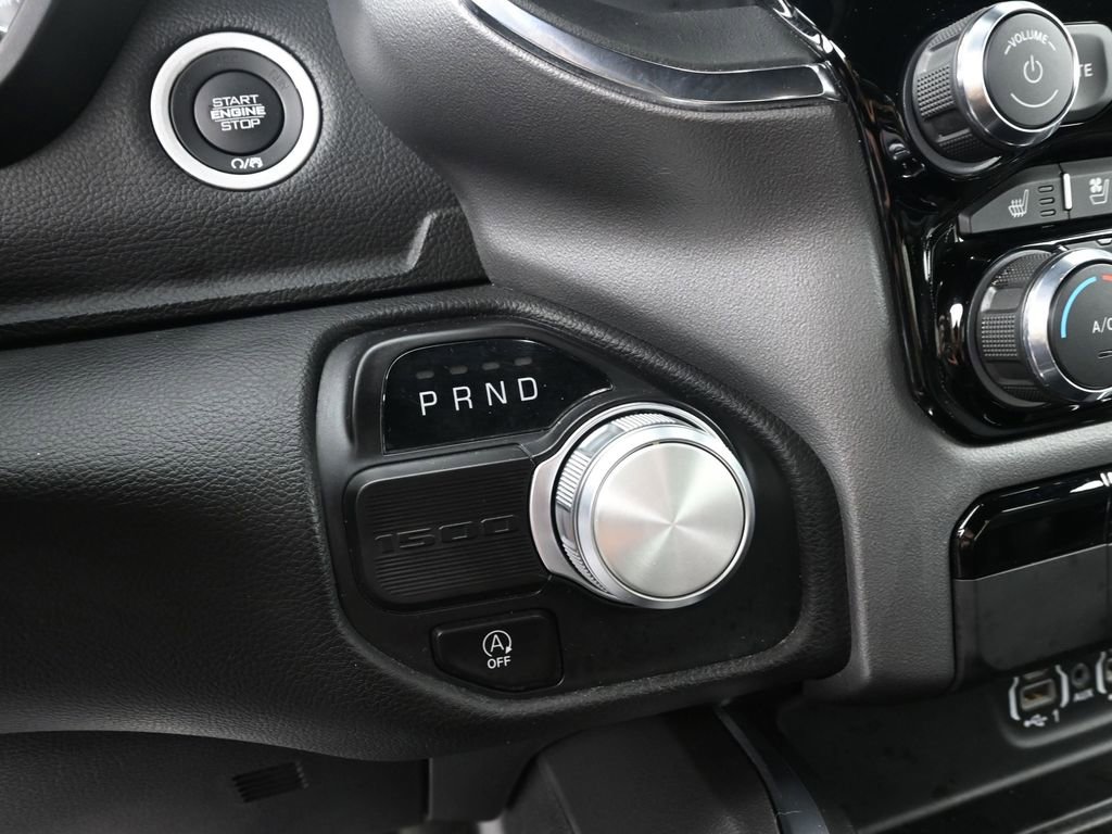 Used 2024 RAM 1500 Laramie RWD image 31