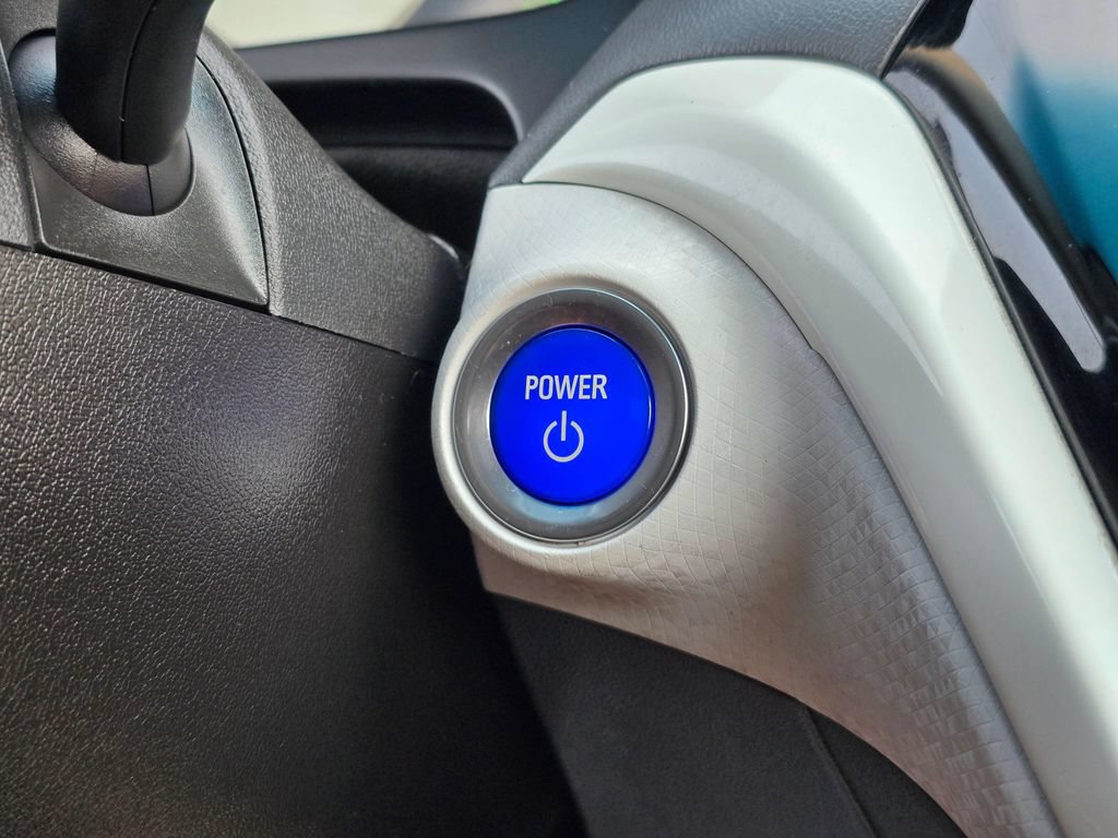 Used 2018 Chevrolet Bolt Premier w/ Driver Confidence II Package FWD image 29