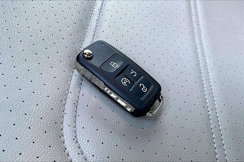 Used 2022 Volkswagen Passat 2.0T SE image 10