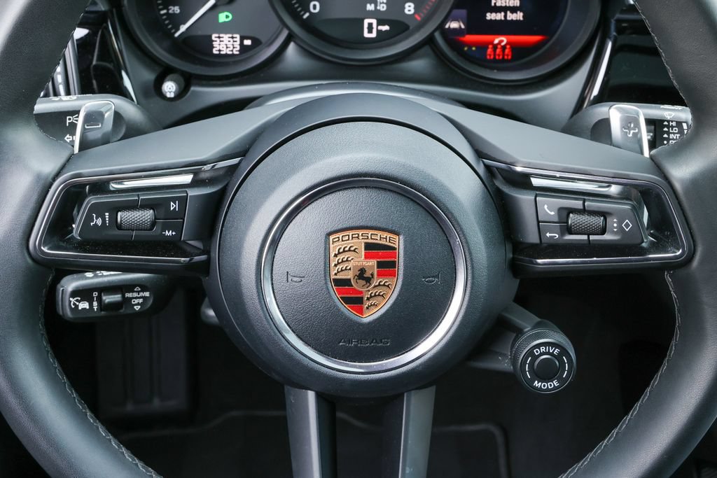 Certified 2026 Porsche Macan AWD/4WD image 41