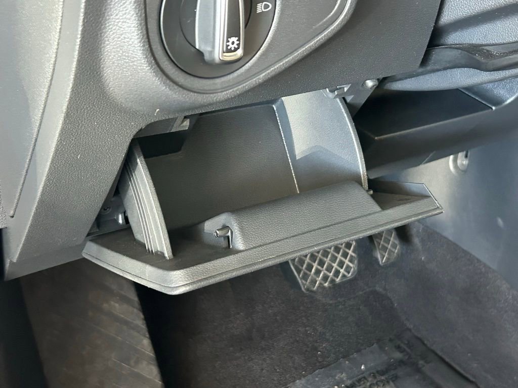 Used 2022 Volkswagen Atlas Cross Sport SE w/ Black Wheel Package image 48