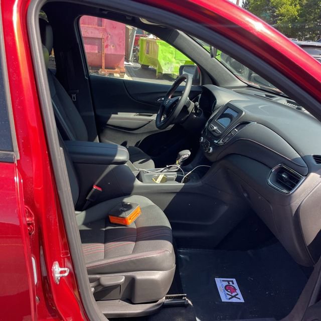 Used 2023 Chevrolet Equinox RS w/ LPO, Floor Liner Package FWD image 10