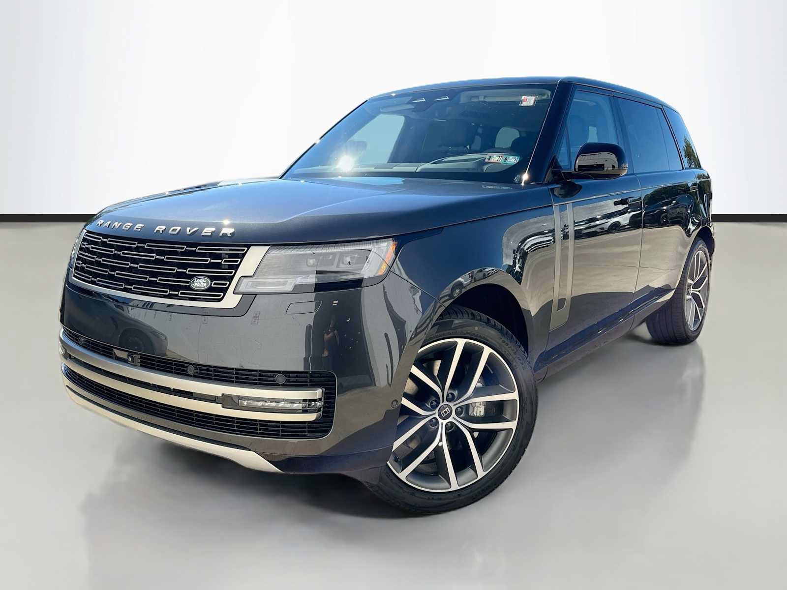 New 2027 Land Rover Range Rover Long Wheelbase SE AWD/4WD image 1